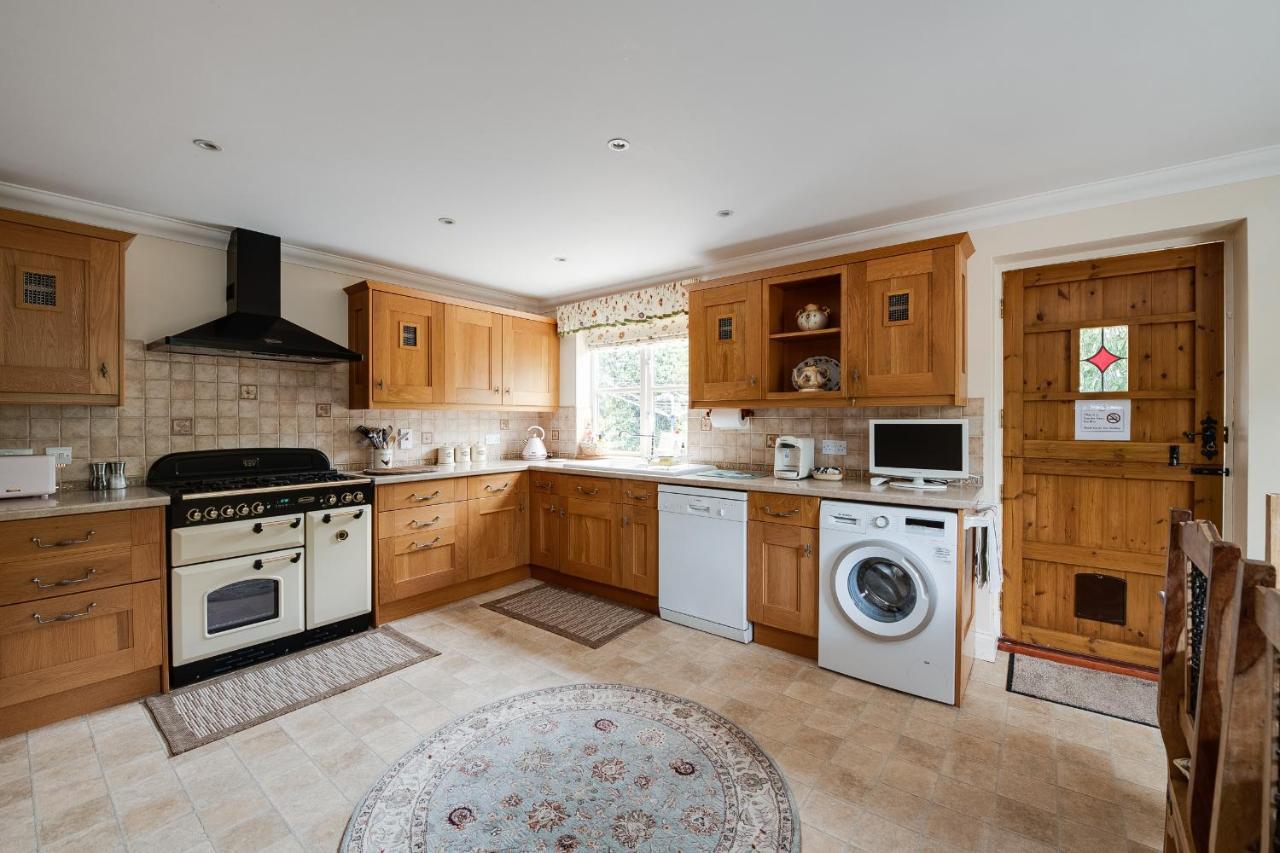 Oak Tree Cottage, Charming, Rural New Forest Home Boldre Exteriör bild